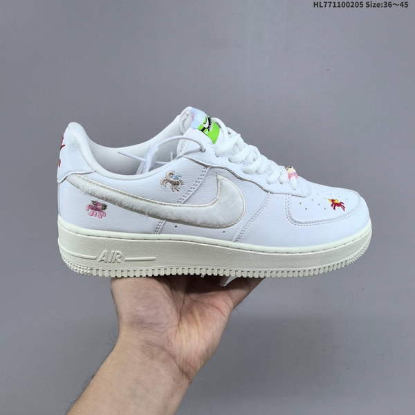 NIKE AIR FORCE 1 '07 LOW VERSATILE, PLATFORM-STYLE CASUAL SNEAKER FEATURING AIR CUSHIONING FOR A HEIGHT-BOOSTING EFFECT. AS5215D6