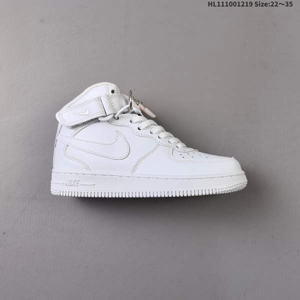 NIKE AIR FORCE 1 '07 LOW VERSATILE, PLATFORM-STYLE CASUAL SNEAKER FEATURING AIR CUSHIONING FOR A HEIGHT-BOOSTING EFFECT. AS5215D15