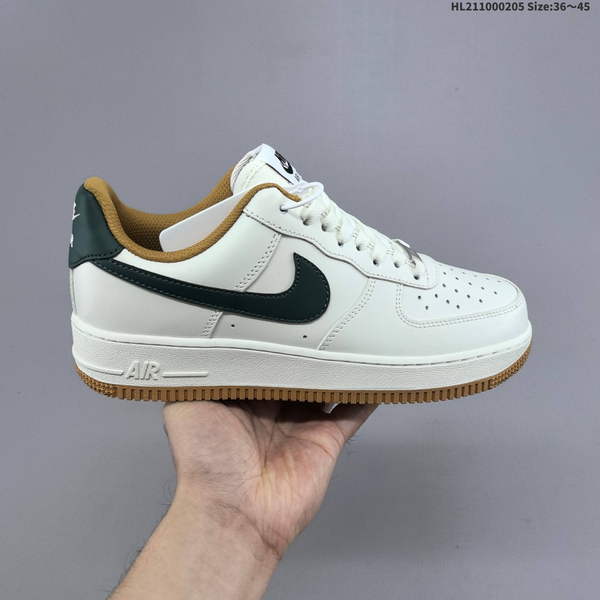 NIKE AIR FORCE 1 '07 LOW VERSATILE, PLATFORM-STYLE CASUAL SNEAKER FEATURING AIR CUSHIONING FOR A HEIGHT-BOOSTING EFFECT. AS5215D28