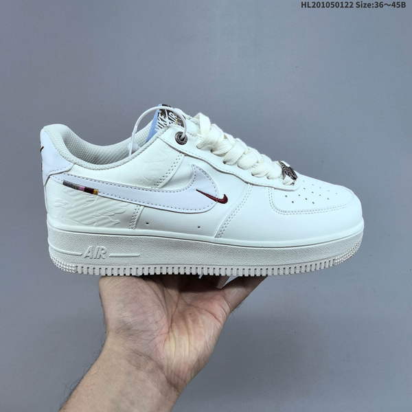 NIKE AIR FORCE 1 '07 LOW VERSATILE, PLATFORM-STYLE CASUAL SNEAKER FEATURING AIR CUSHIONING FOR A HEIGHT-BOOSTING EFFECT. AS5215D31