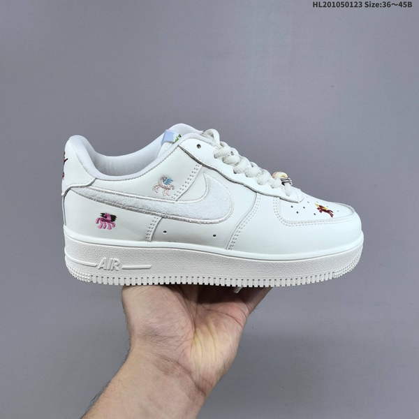 NIKE AIR FORCE 1 '07 LOW VERSATILE, PLATFORM-STYLE CASUAL SNEAKER FEATURING AIR CUSHIONING FOR A HEIGHT-BOOSTING EFFECT. AS5215D32