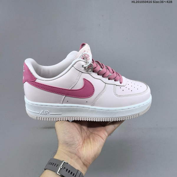 NIKE AIR FORCE 1 '07 LOW VERSATILE, PLATFORM-STYLE CASUAL SNEAKER FEATURING AIR CUSHIONING FOR A HEIGHT-BOOSTING EFFECT. AS5215D33