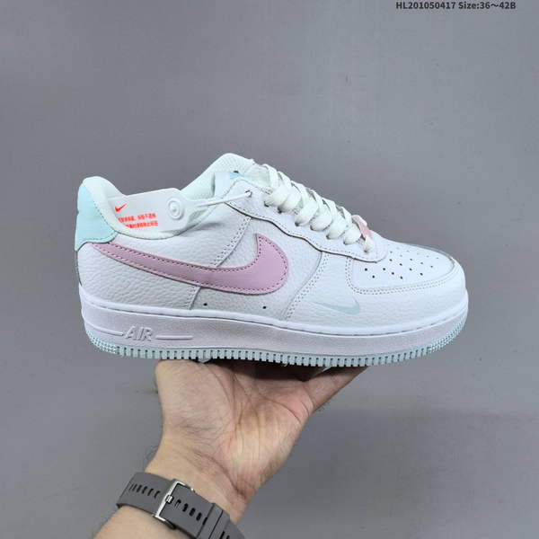 NIKE AIR FORCE 1 '07 LOW VERSATILE, PLATFORM-STYLE CASUAL SNEAKER FEATURING AIR CUSHIONING FOR A HEIGHT-BOOSTING EFFECT. AS5215D36