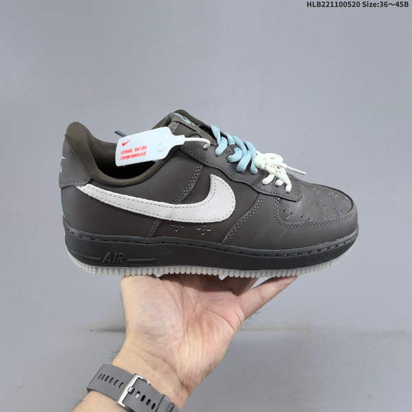 NIKE AIR FORCE 1 '07 LOW VERSATILE, PLATFORM-STYLE CASUAL SNEAKER FEATURING AIR CUSHIONING FOR A HEIGHT-BOOSTING EFFECT. AS5215D83
