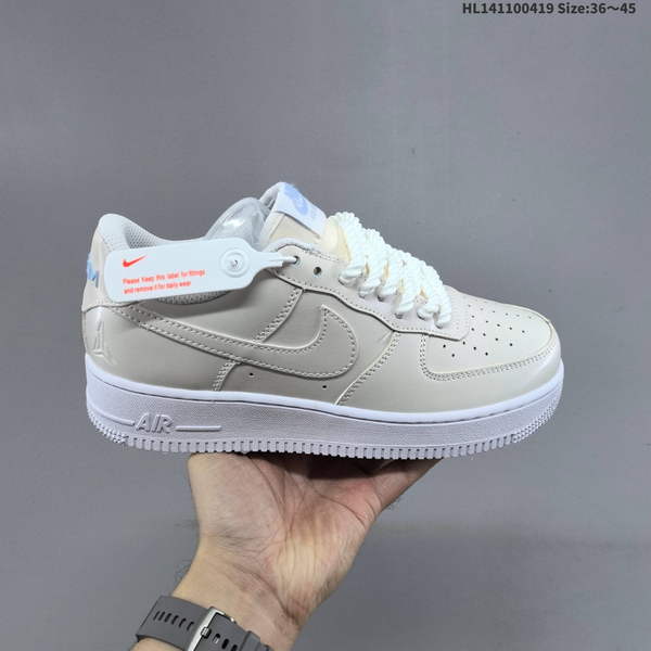 NIKE AIR FORCE 1 '07 LOW VERSATILE, PLATFORM-STYLE CASUAL SNEAKER FEATURING AIR CUSHIONING FOR A HEIGHT-BOOSTING EFFECT. AS5215D92