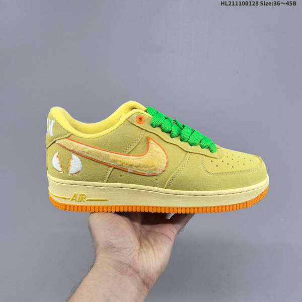 NIKE AIR FORCE 1 '07 LOW VERSATILE, PLATFORM-STYLE CASUAL SNEAKER FEATURING AIR CUSHIONING FOR A HEIGHT-BOOSTING EFFECT. AS5215D101
