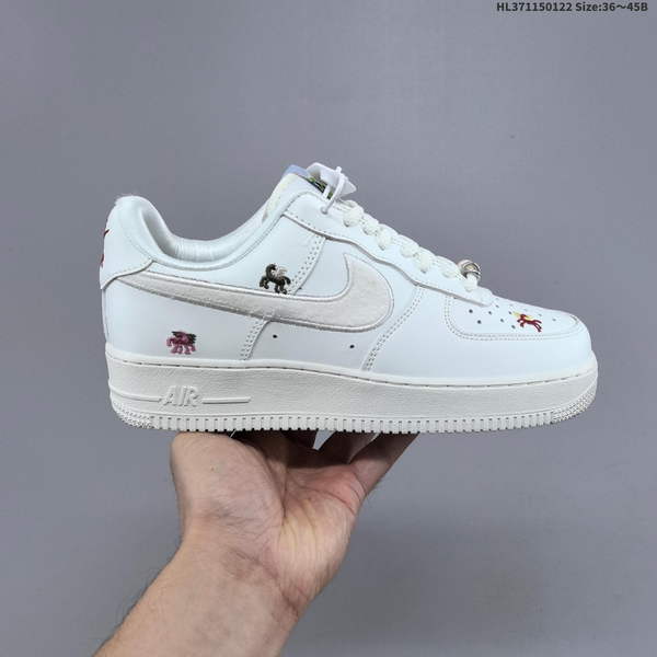 NIKE AIR FORCE 1 '07 LOW VERSATILE, PLATFORM-STYLE CASUAL SNEAKER FEATURING AIR CUSHIONING FOR A HEIGHT-BOOSTING EFFECT. AS5215D116