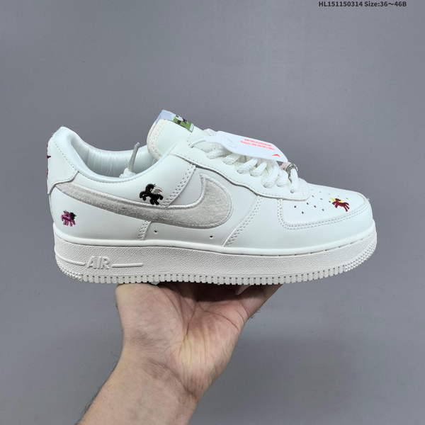 NIKE AIR FORCE 1 '07 LOW VERSATILE, PLATFORM-STYLE CASUAL SNEAKER FEATURING AIR CUSHIONING FOR A HEIGHT-BOOSTING EFFECT. AS5215D117