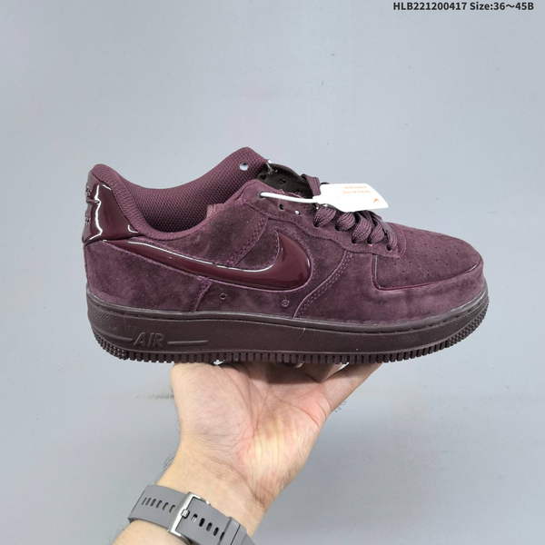 NIKE AIR FORCE 1 '07 LOW VERSATILE, PLATFORM-STYLE CASUAL SNEAKER FEATURING AIR CUSHIONING FOR A HEIGHT-BOOSTING EFFECT. AS5215D172