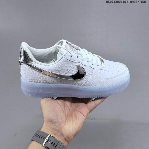 NIKE AIR FORCE 1 '07 LOW VERSATILE, PLATFORM-STYLE CASUAL SNEAKER FEATURING AIR CUSHIONING FOR A HEIGHT-BOOSTING EFFECT. AS5215D183