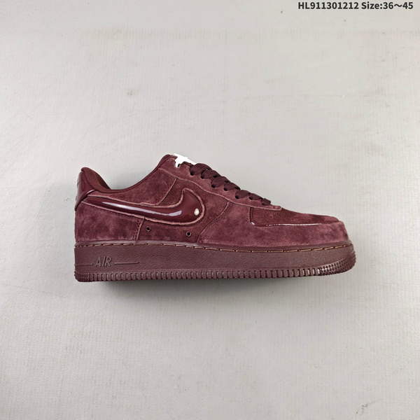 NIKE AIR FORCE 1 '07 LOW VERSATILE, PLATFORM-STYLE CASUAL SNEAKER FEATURING AIR CUSHIONING FOR A HEIGHT-BOOSTING EFFECT. AS5215D232