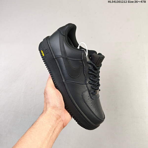 NIKE AIR FORCE 1 '07 LOW VERSATILE, PLATFORM-STYLE CASUAL SNEAKER FEATURING AIR CUSHIONING FOR A HEIGHT-BOOSTING EFFECT. AS5215D233