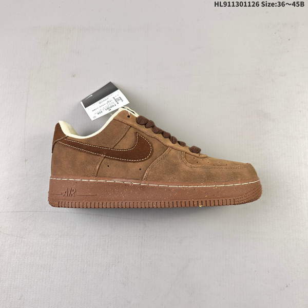 NIKE AIR FORCE 1 '07 LOW VERSATILE, PLATFORM-STYLE CASUAL SNEAKER FEATURING AIR CUSHIONING FOR A HEIGHT-BOOSTING EFFECT. AS5215D252