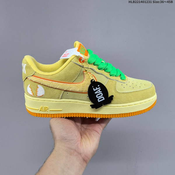 NIKE AIR FORCE 1 '07 LOW VERSATILE, PLATFORM-STYLE CASUAL SNEAKER FEATURING AIR CUSHIONING FOR A HEIGHT-BOOSTING EFFECT. AS5215D254