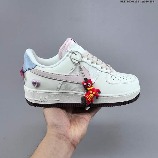 NIKE AIR FORCE 1 '07 LOW VERSATILE, PLATFORM-STYLE CASUAL SNEAKER FEATURING AIR CUSHIONING FOR A HEIGHT-BOOSTING EFFECT. AS5215D255