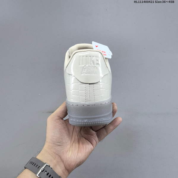 NIKE AIR FORCE 1 '07 LOW VERSATILE, PLATFORM-STYLE CASUAL SNEAKER FEATURING AIR CUSHIONING FOR A HEIGHT-BOOSTING EFFECT. AS5215D283