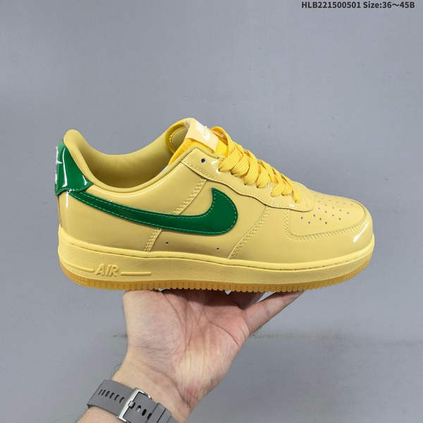 NIKE AIR FORCE 1 '07 LOW VERSATILE, PLATFORM-STYLE CASUAL SNEAKER FEATURING AIR CUSHIONING FOR A HEIGHT-BOOSTING EFFECT. AS5215D357