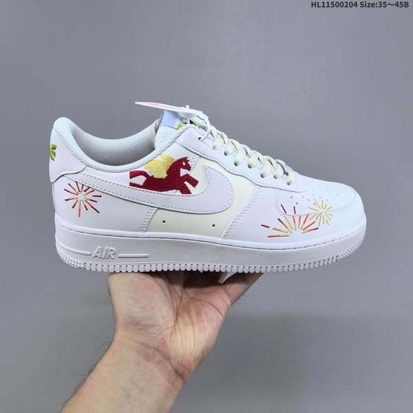 NIKE AIR FORCE 1 '07 LOW VERSATILE, PLATFORM-STYLE CASUAL SNEAKER FEATURING AIR CUSHIONING FOR A HEIGHT-BOOSTING EFFECT. AS5215D373
