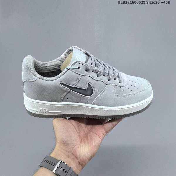 NIKE AIR FORCE 1 '07 LOW VERSATILE, PLATFORM-STYLE CASUAL SNEAKER FEATURING AIR CUSHIONING FOR A HEIGHT-BOOSTING EFFECT. AS5215D407