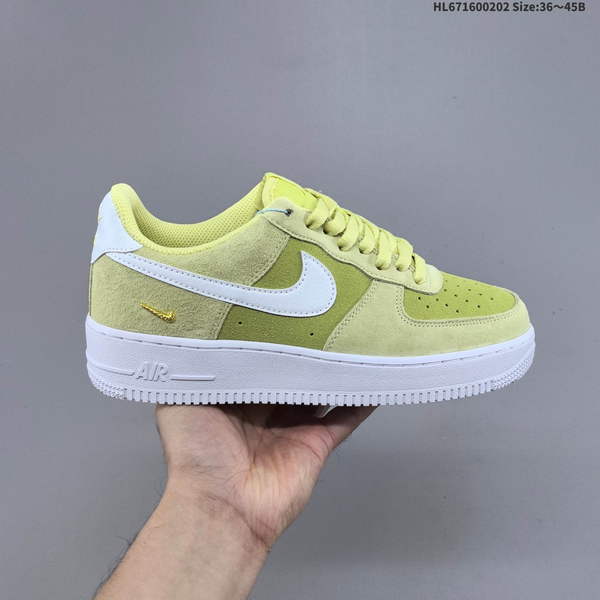 NIKE AIR FORCE 1 '07 LOW VERSATILE, PLATFORM-STYLE CASUAL SNEAKER FEATURING AIR CUSHIONING FOR A HEIGHT-BOOSTING EFFECT. AS5215D418
