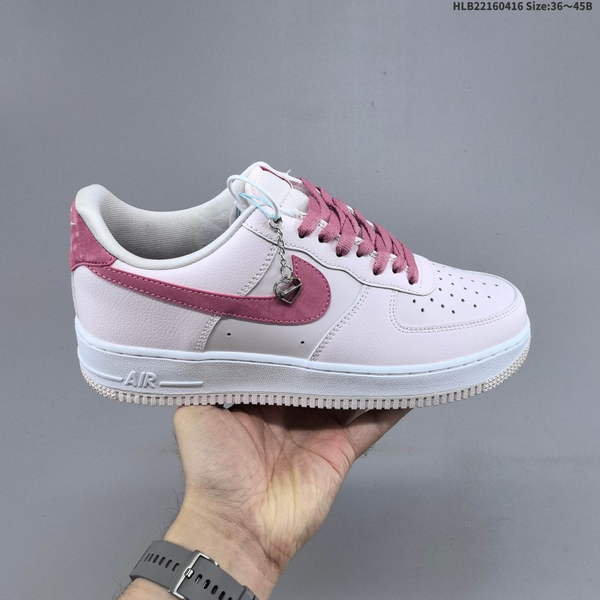 NIKE AIR FORCE 1 '07 LOW VERSATILE, PLATFORM-STYLE CASUAL SNEAKER FEATURING AIR CUSHIONING FOR A HEIGHT-BOOSTING EFFECT. AS5215D424
