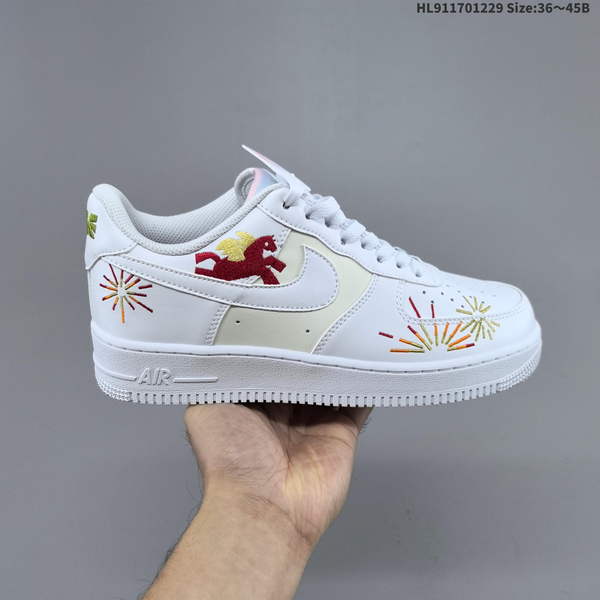 NIKE AIR FORCE 1 '07 LOW VERSATILE, PLATFORM-STYLE CASUAL SNEAKER FEATURING AIR CUSHIONING FOR A HEIGHT-BOOSTING EFFECT. AS5215D438