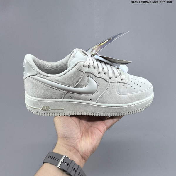NIKE AIR FORCE 1 '07 LOW VERSATILE, PLATFORM-STYLE CASUAL SNEAKER FEATURING AIR CUSHIONING FOR A HEIGHT-BOOSTING EFFECT. AS5215D449