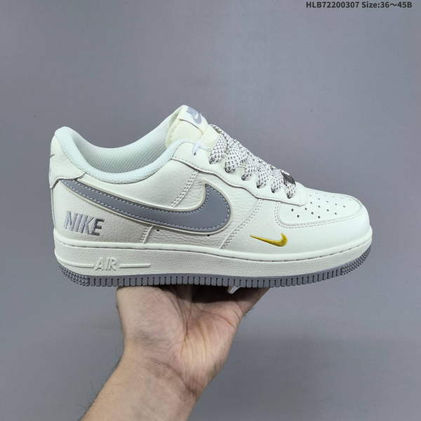 NIKE AIR FORCE 1 '07 LOW VERSATILE, PLATFORM-STYLE CASUAL SNEAKER FEATURING AIR CUSHIONING FOR A HEIGHT-BOOSTING EFFECT. AS5215D475
