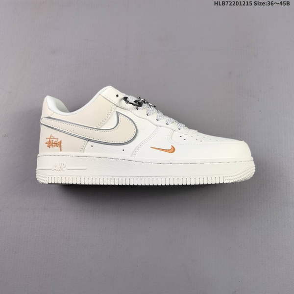 NIKE AIR FORCE 1 '07 LOW VERSATILE, PLATFORM-STYLE CASUAL SNEAKER FEATURING AIR CUSHIONING FOR A HEIGHT-BOOSTING EFFECT. AS5215D506