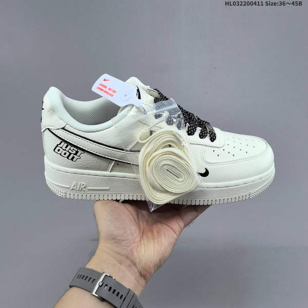 NIKE AIR FORCE 1 '07 LOW VERSATILE, PLATFORM-STYLE CASUAL SNEAKER FEATURING AIR CUSHIONING FOR A HEIGHT-BOOSTING EFFECT. AS5215D547