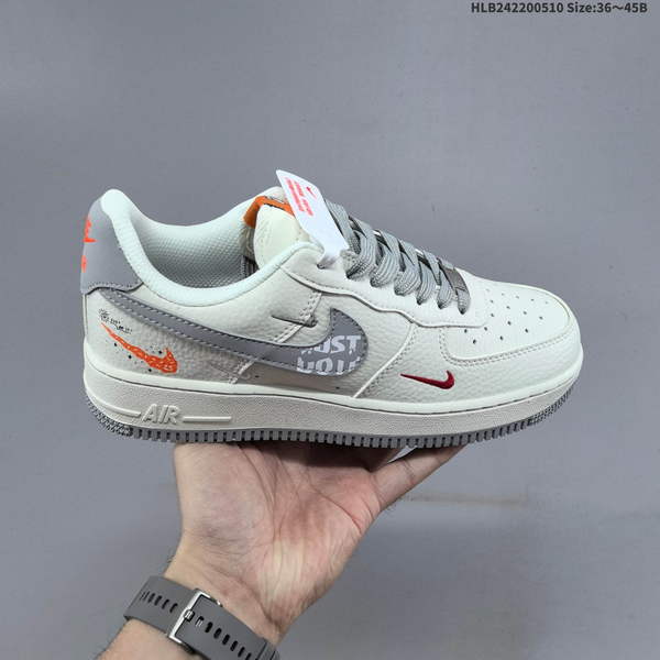 NIKE AIR FORCE 1 '07 LOW VERSATILE, PLATFORM-STYLE CASUAL SNEAKER FEATURING AIR CUSHIONING FOR A HEIGHT-BOOSTING EFFECT. AS5215D556