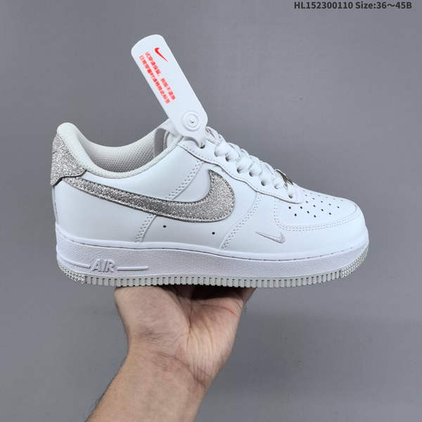 NIKE AIR FORCE 1 '07 LOW VERSATILE, PLATFORM-STYLE CASUAL SNEAKER FEATURING AIR CUSHIONING FOR A HEIGHT-BOOSTING EFFECT. AS5215D618