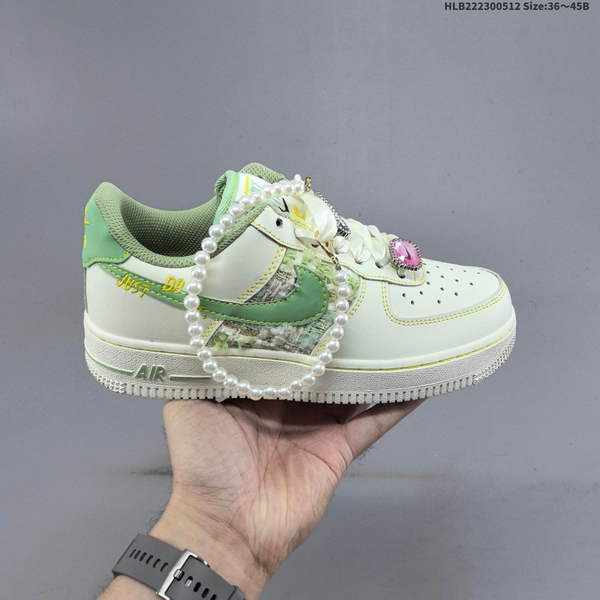 NIKE AIR FORCE 1 '07 LOW VERSATILE, PLATFORM-STYLE CASUAL SNEAKER FEATURING AIR CUSHIONING FOR A HEIGHT-BOOSTING EFFECT. AS5215D628