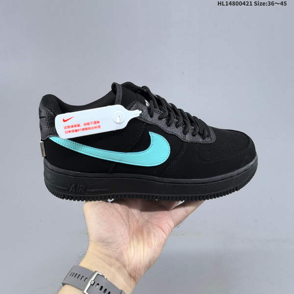 NIKE AIR FORCE 1 '07 LOW VERSATILE, PLATFORM-STYLE CASUAL SNEAKER FEATURING AIR CUSHIONING FOR A HEIGHT-BOOSTING EFFECT. AS5215D679