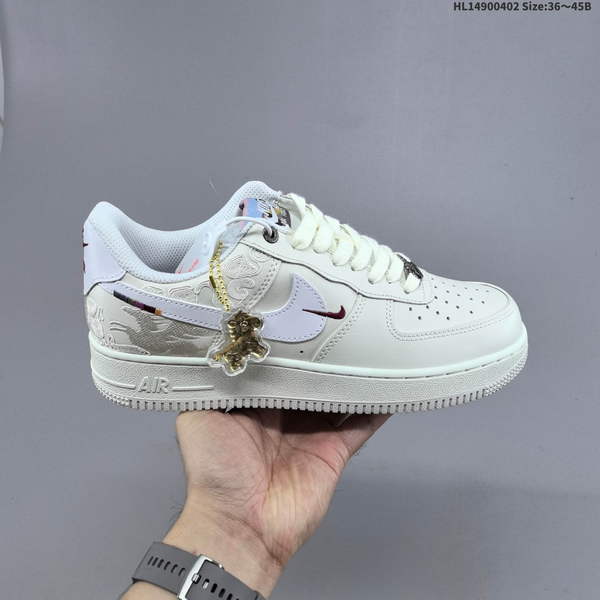 NIKE AIR FORCE 1 '07 LOW VERSATILE, PLATFORM-STYLE CASUAL SNEAKER FEATURING AIR CUSHIONING FOR A HEIGHT-BOOSTING EFFECT. AS5215D681