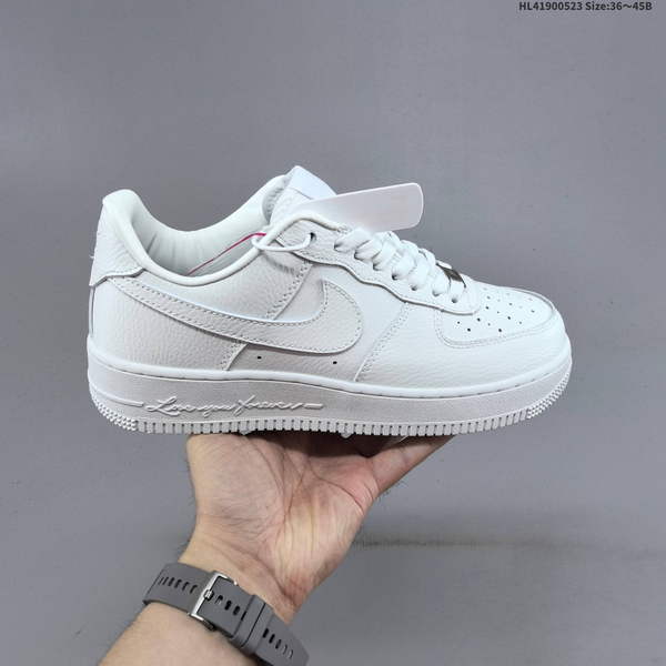 NIKE AIR FORCE 1 '07 LOW VERSATILE, PLATFORM-STYLE CASUAL SNEAKER FEATURING AIR CUSHIONING FOR A HEIGHT-BOOSTING EFFECT. AS5215D690