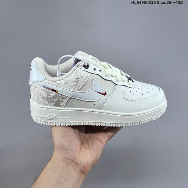 NIKE AIR FORCE 1 '07 LOW VERSATILE, PLATFORM-STYLE CASUAL SNEAKER FEATURING AIR CUSHIONING FOR A HEIGHT-BOOSTING EFFECT. AS5215D694