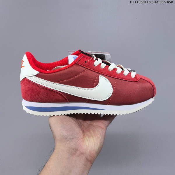 NIKE CLASSIC CORTEZ – A LIGHTWEIGHT, COMFORTABLE CASUAL RUNNING SHOE AND ATHLETIC FOOTWEAR THAT EMBODIES PURE DEDICATION. THIS SPIRIT HAS MADE CORTEZ A TIMELESS CLASSIC.
