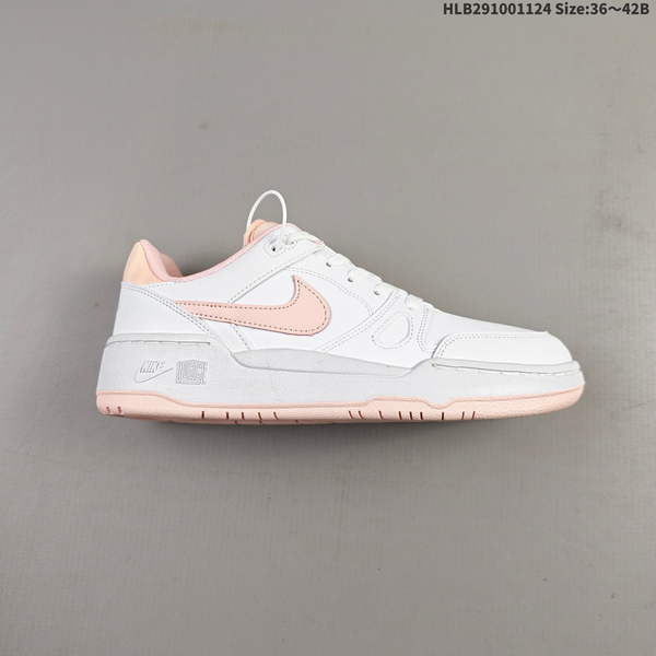 NIKE FULL FORCE LOW IS A STYLISH, RETRO-INSPIRED ATHLETIC SHOE THAT EXUDES A DISTINCT VINTAGE CHARM. WITH GROWING POPULARITY OF RETRO TRENDS IN RECENT YEARS, NUMEROUS BRANDS HAVE LAUNCHED THEIR OWN VERSIONS OF THIS DESIGN.