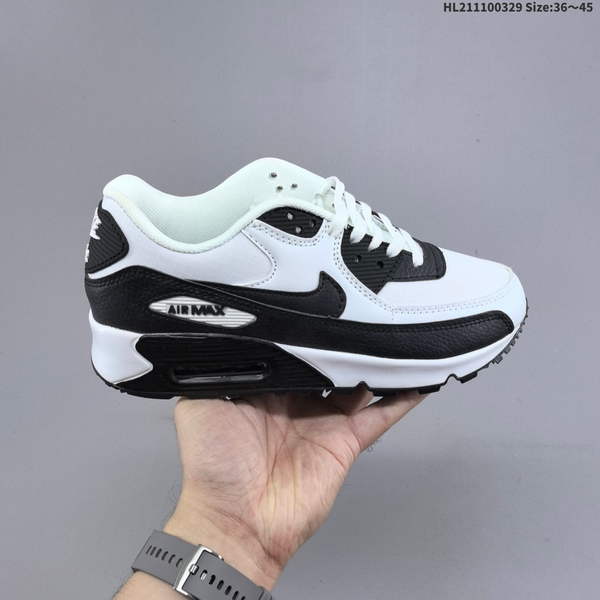 NIKE AIR MAX TERRASCAPE 90 IS A VERSATILE PIECE THAT WILL TRULY IMPRESS YOU. THIS BRAND-NEW SPORTS SHOE DELIVERS EXCEPTIONAL PERFORMANCE AND STYLE.