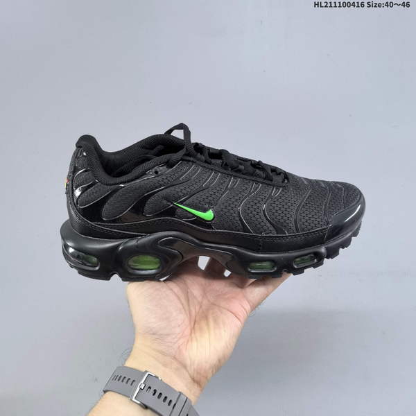 NIKE TN AIR MAX PLUS CASUAL RUNNING SHOES FOR BOTH MEN AND WOMEN FEATURE AN ULTRA-CUTE DESIGN WITH CUSHIONED SHOCK ABSORPTION. CRAFTED FROM CANVAS AND PREMIUM FABRICS, THEY DELIVER EXCEPTIONAL COMFORT AND PERFORMANCE.