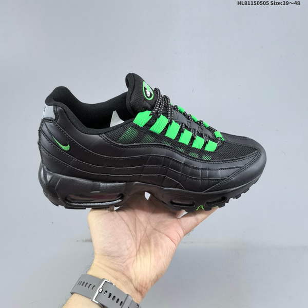 CDG X NIKE AIR MAX 95 IS A RETRO-INSPIRED, VERSATILE RUNNING SHOE FEATURING CUSHIONING TECHNOLOGY FOR OPTIMAL SHOCK ABSORPTION. AIR MAX 95 DESIGN WAS CREATED BY RENOWNED DESIGNER SERGIO ROZZANO.