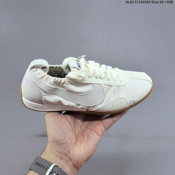 JACQUEMUS X NIKE MOON SHOE SP IS A POPULAR LOW-TOP CASUAL SHOE FEATURING A THIN SOLE. IT COMBINES SOFT NYLON MATERIAL WITH SUEDE FOR A REFINED DESIGN.