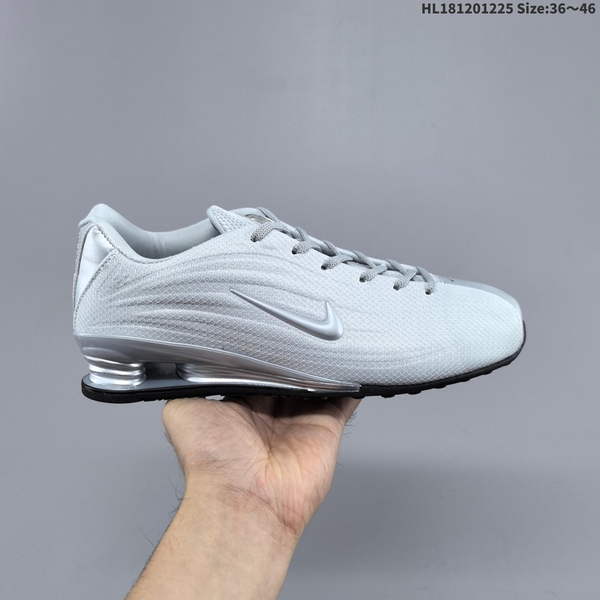 NIKE SHOX Z IS A LOW-TOP, RETRO-STYLE ATHLETIC CASUAL SHOE THAT OFFERS COMFORT AND VERSATILITY FOR BOTH MEN AND WOMEN. WITH ITS MINIMALIST DESIGN, IT EMBODIES A SOPHISTICATED ATHLETIC AESTHETIC – YET REMAINS UTTERLY VERSATILE.