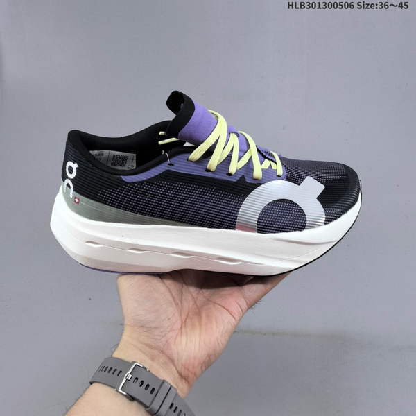 NIKE REACTX PEGASUS TRAIL 5 CROSS-COUNTRY RUNNING SHOE COMBINES RAPID PERFORMANCE WITH A STABLE FOOT FEEL, FEATURING A HEEL LINING AND DYNAMIC MIDFOOT SUPPORT FOR OPTIMAL PERFORMANCE ON BOTH TRAILS AND MOON-LIKE SURFACES.