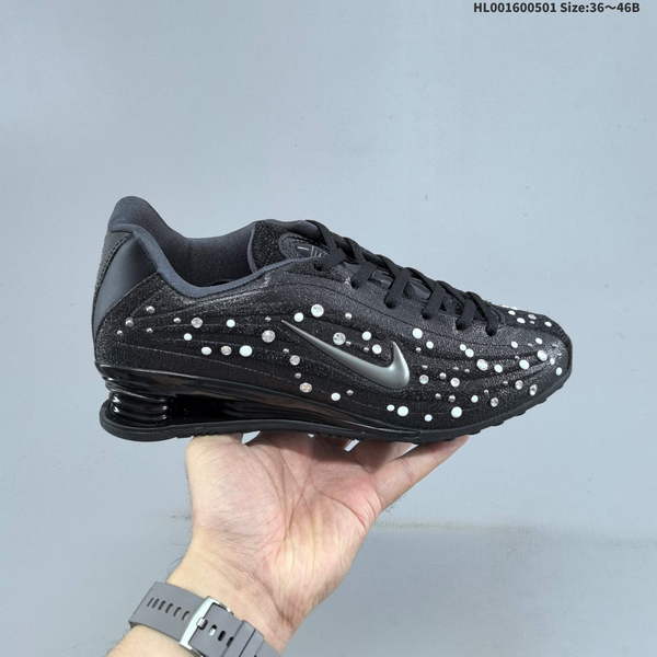 NIKE SHOX Z YEAR OF HORSE – LIMITED EDITION LOW-TOP MODEL IN BLACK, FEATURING AIR COLUMN TECHNOLOGY FOR COMFORT AND A STYLISH LOW-TOP DESIGN PERFECT FOR DAILY WEAR. ENTIRE SHOE CONSTRUCTION IS METICULOUSLY CRAFTED.