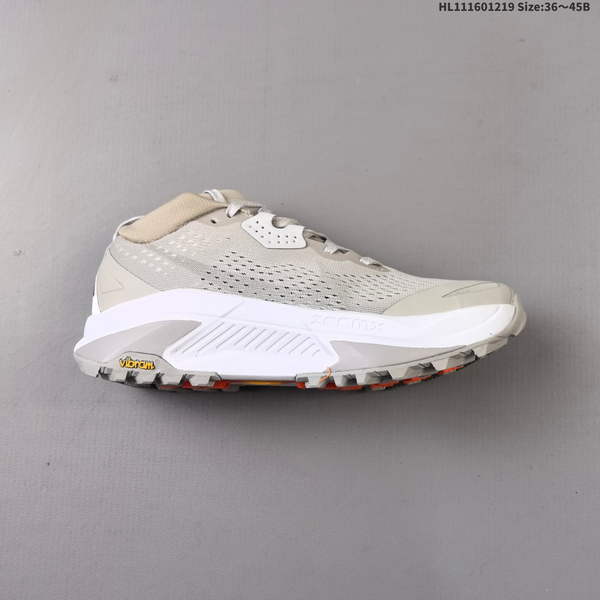 NIKE ACG ZEGAMA TRAIL 2 – A VERSATILE OUTDOOR SPORTS SHOE FEATURING FABRIC CONSTRUCTION WITH SHOCK ABSORPTION, ANTI-SLIP PROPERTIES, AND BREATHABILITY; DESIGNED FOR TRAIL RUNNING. MODEL: HV8113-006