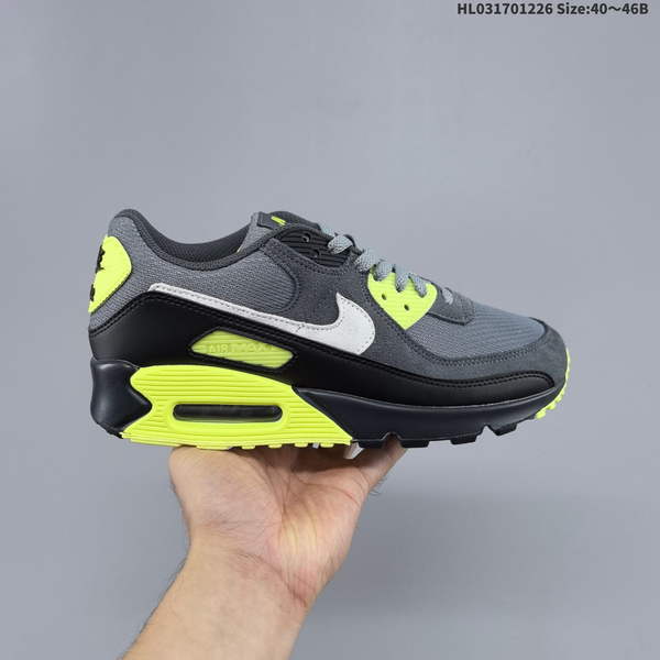 !ORIGINAL NIKE AIR MAX 90 FEATURES A RETRO AIR CUSHION DESIGN THAT MAKES IT VERSATILE FOR CASUAL SPORTS AND JOGGING. IT REPRESENTS FIRST PAIR OF RUNNING SHOES WITH VISIBLE AIR CUSHIONS IN HISTORY, POWERED BY AIR M TECHNOLOGY.