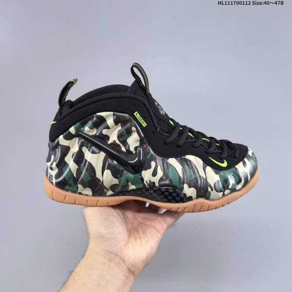 NIKE AIR FOAMPOSITE PRO – A RETRO-STYLE BASKETBALL SHOE FEATURING A FOAM MIDSOLE, A PURE RUBBER TRANSPARENT OUTSOLE WITH EXCELLENT ANTI-SLIP PERFORMANCE, A CARDBOARD-LIKE UPPER DESIGN, AND A STREAMLINED SILHOUETTE.