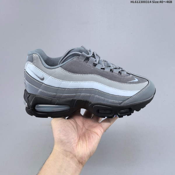 NIKE AIR MAX 95 SP – A RETRO-STYLE CUSHIONED RUNNING SHOE PERFECT FOR CASUAL WORKOUTS AND VARIOUS ACTIVITIES. THIS MODEL FEATURES A WINDOW-STYLE CUSHIONING SYSTEM ON FOREFOOT, A DESIGN THAT WAS INNOVATIVE FOR ITS TIME.